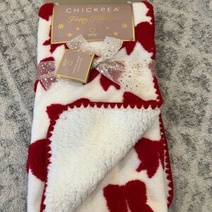 Chick pea Holiday Red & White Sherpa Throw